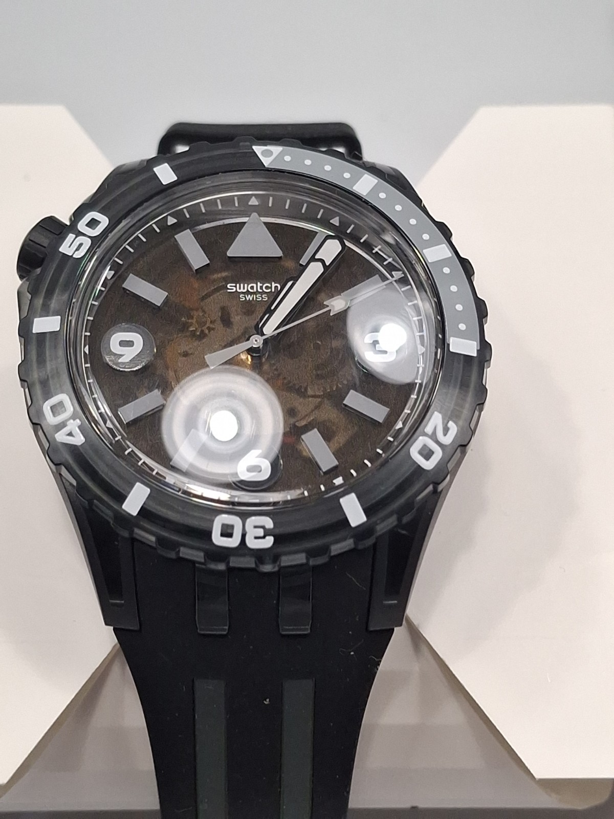 Swatch SCUBAQUA BLACK SEA NETTLE (44mm) Transparent Black Dial / Matte Black Sil