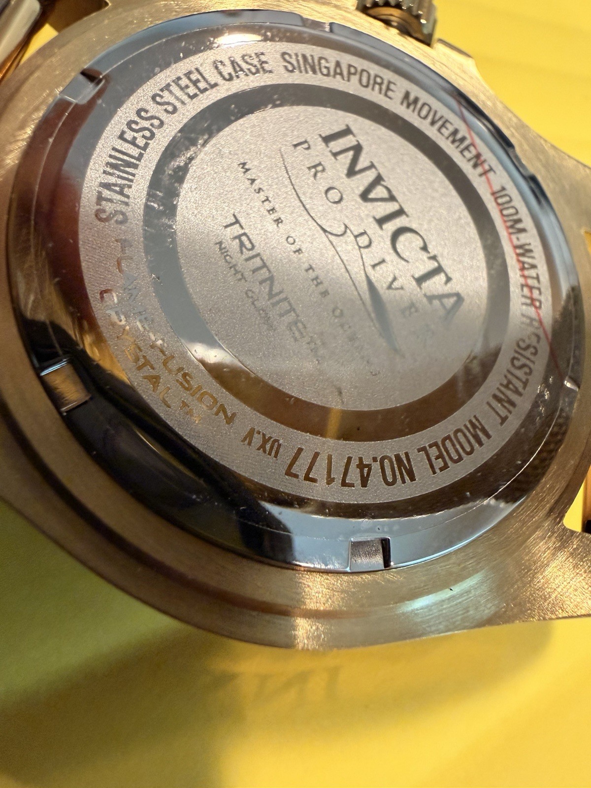 Invicta Pro Diver Men’s Quartz 100m Diver Gold Dial Blue Bezel Mesh Date