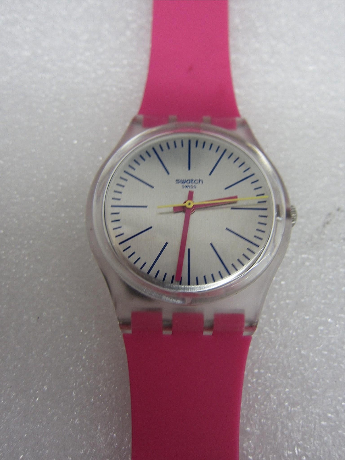 Swatch GE256 Fluo Pinky Quartz Watch Hot, Hot, Hot Pink! 3 Bar 34.00 mm