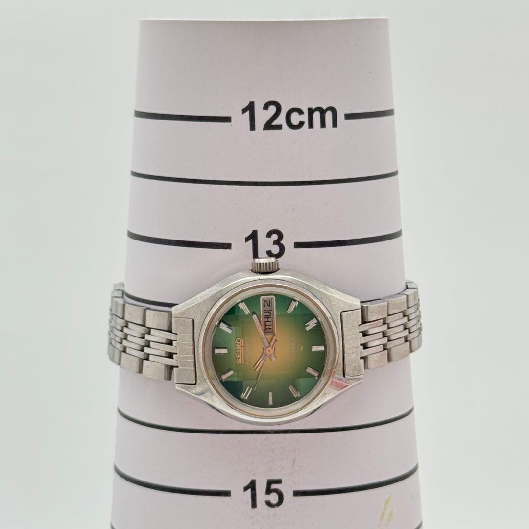 Rare, excellent condition, working SEIKO automatic watch, day-date, green cut gl