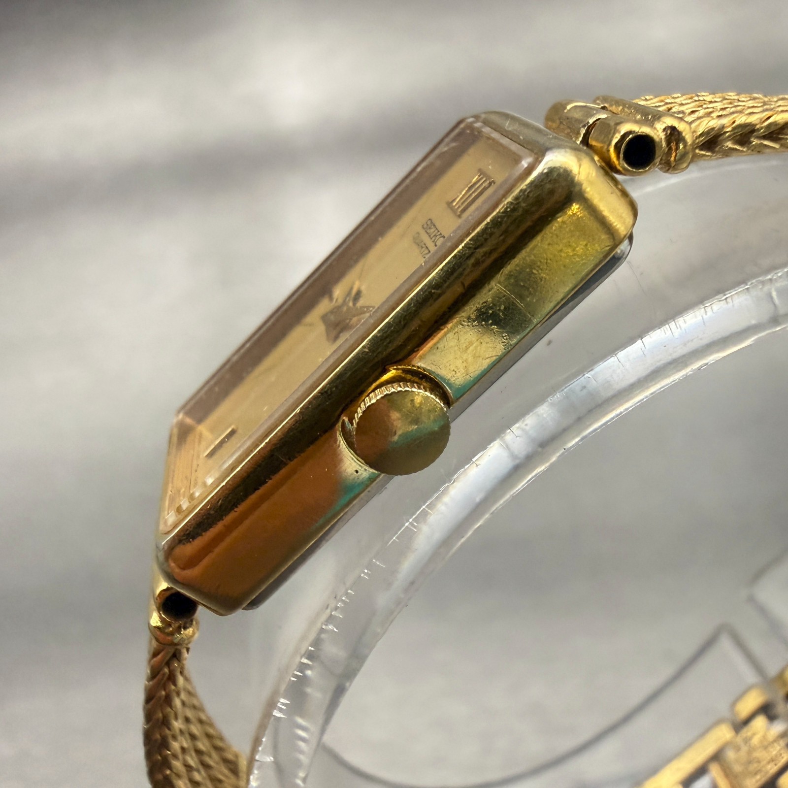 Seiko Tank Watch Women 13mm Gold Dial Gold Tone Rectangle 1320-5979 New Battery