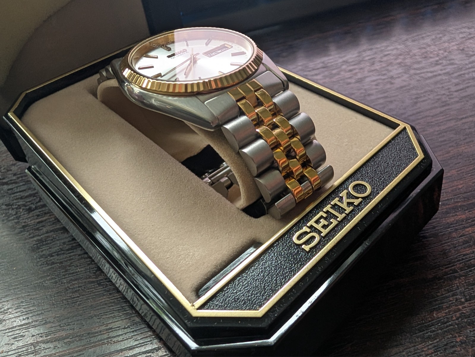 Seiko WATCH SGF204 Quartz Two Tone Day Date (NEW IN BOX) (new battery)