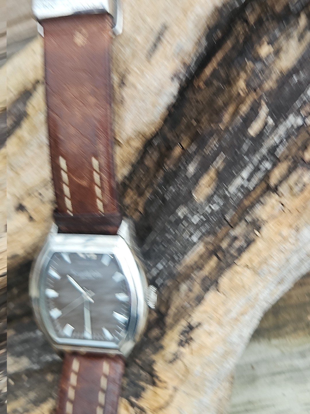 Kenneth Cole Men’s Watch Barrel/Tonneau Shape Bronze Tone Dial 43mm New Battery