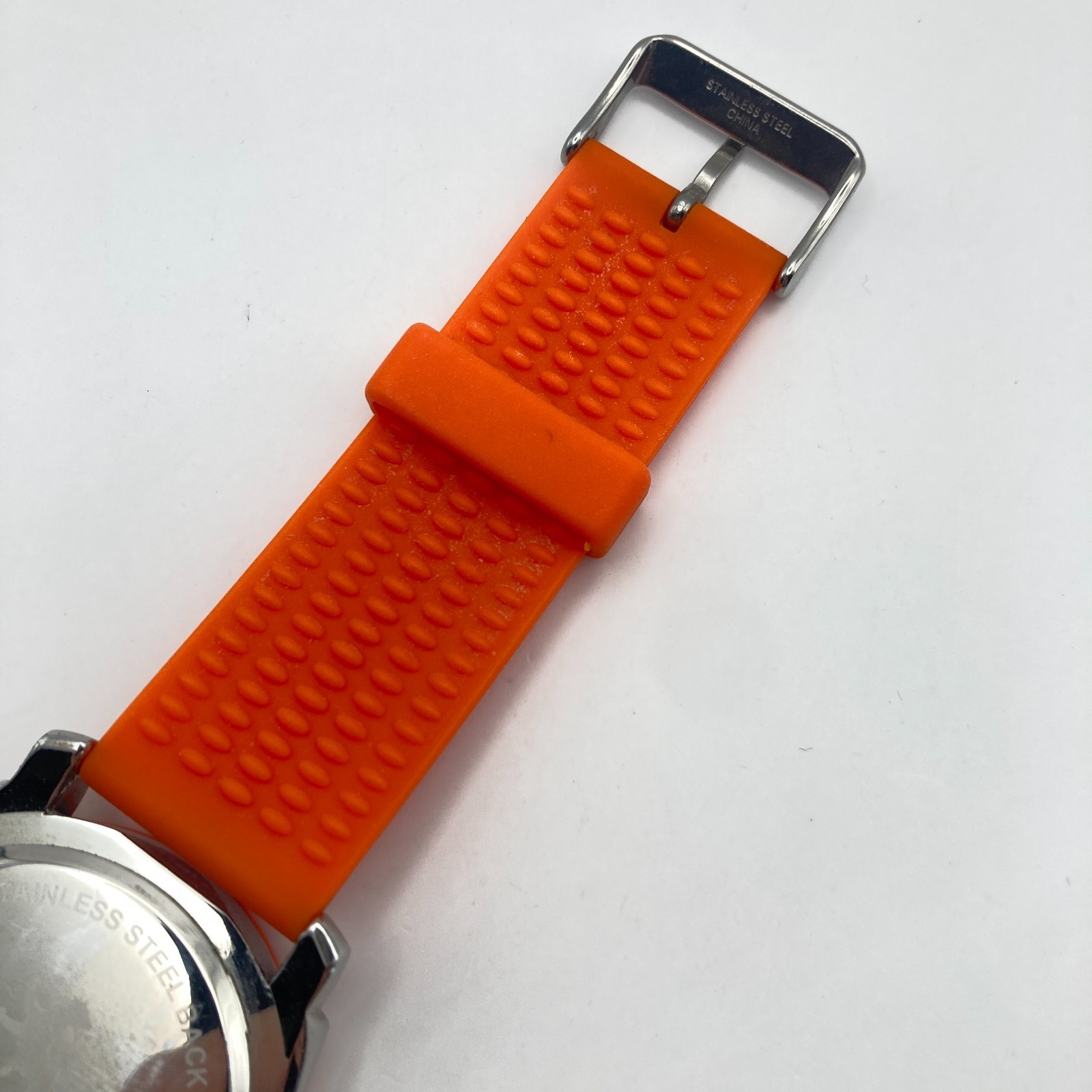 Express Men’s Watch 45mm Silver Tone Orange Day Date Silicone New Battery 9.5″