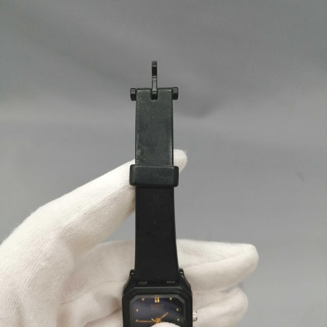 CASIO LQ-142 Watch