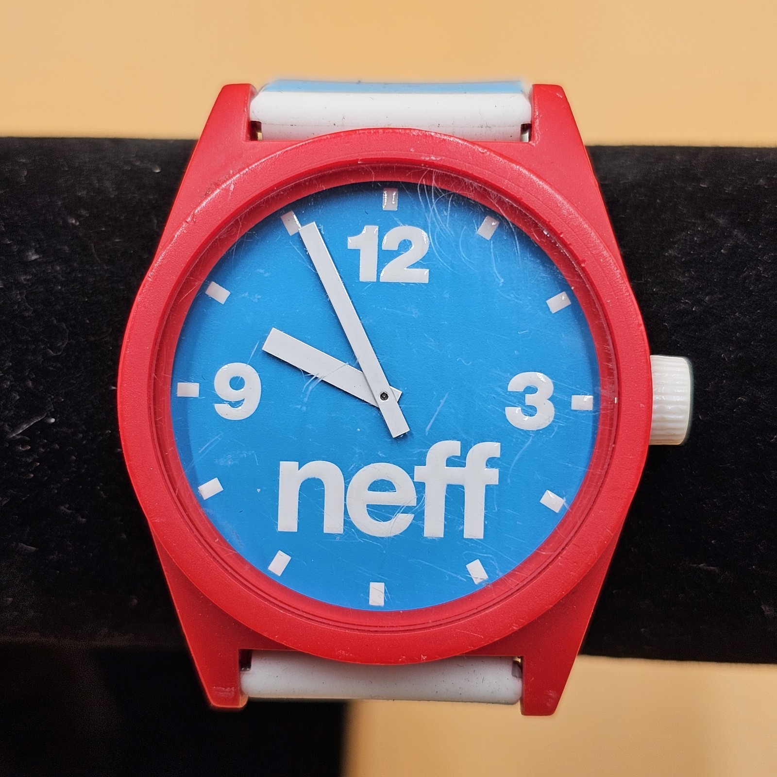 Neff Daily Blue Dial Red/White Wristwatch RN 129493 New Battery Runs Great