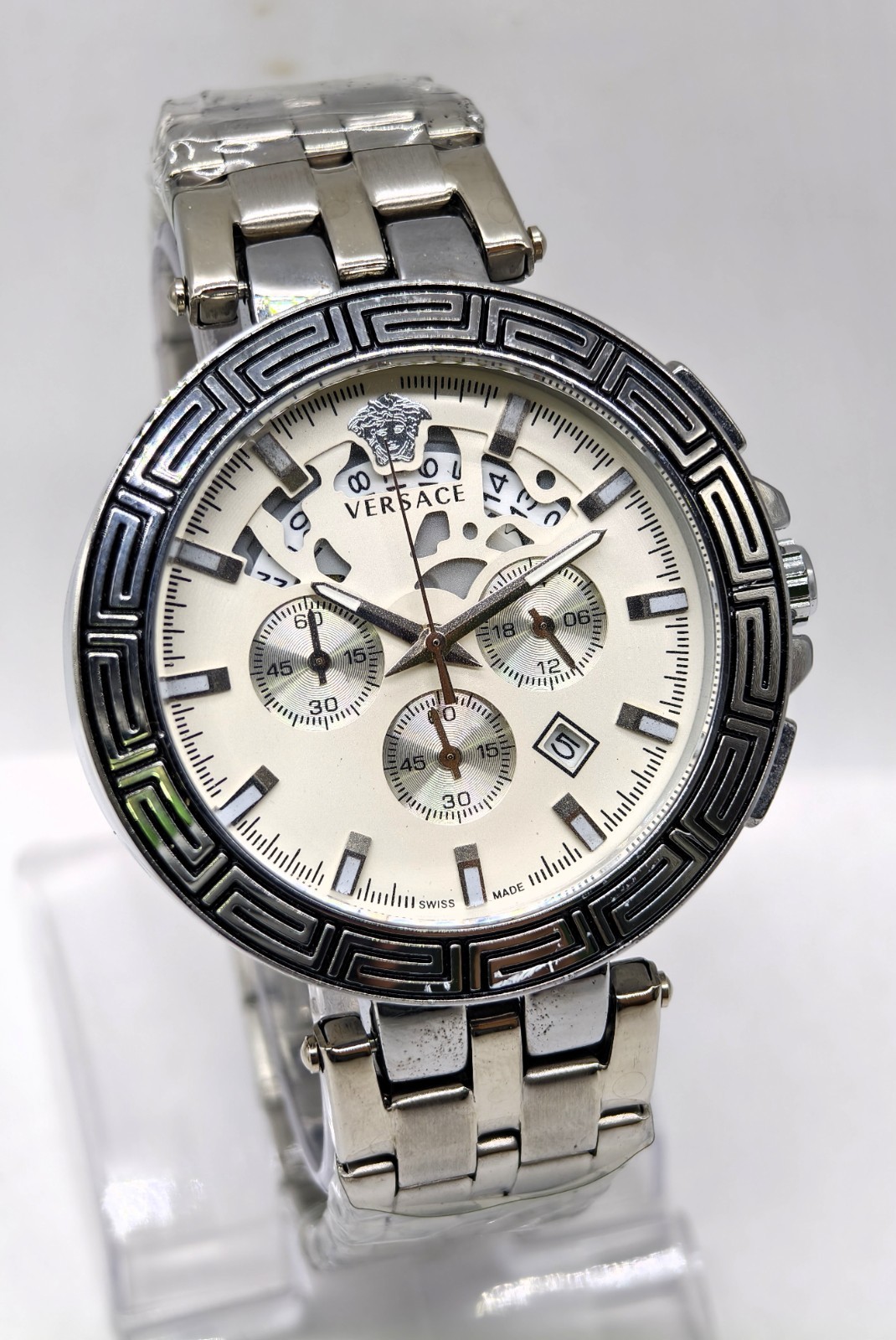 Fabulous Versace Chronograph Date Indicator Fix Bezel Men’s Wrist Watch