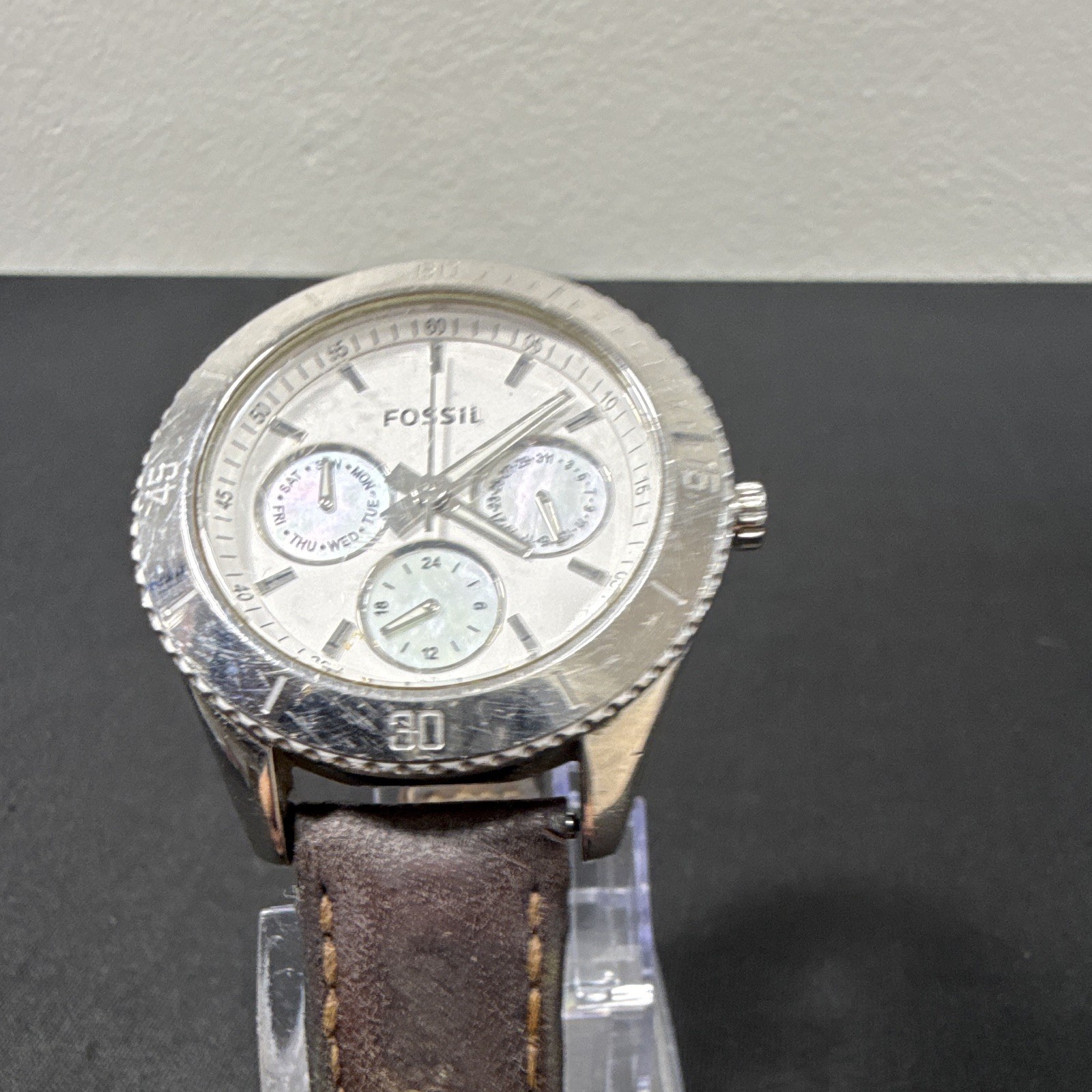 Fossil ES-2888 Wristwatch New Battery! Runs excellent!