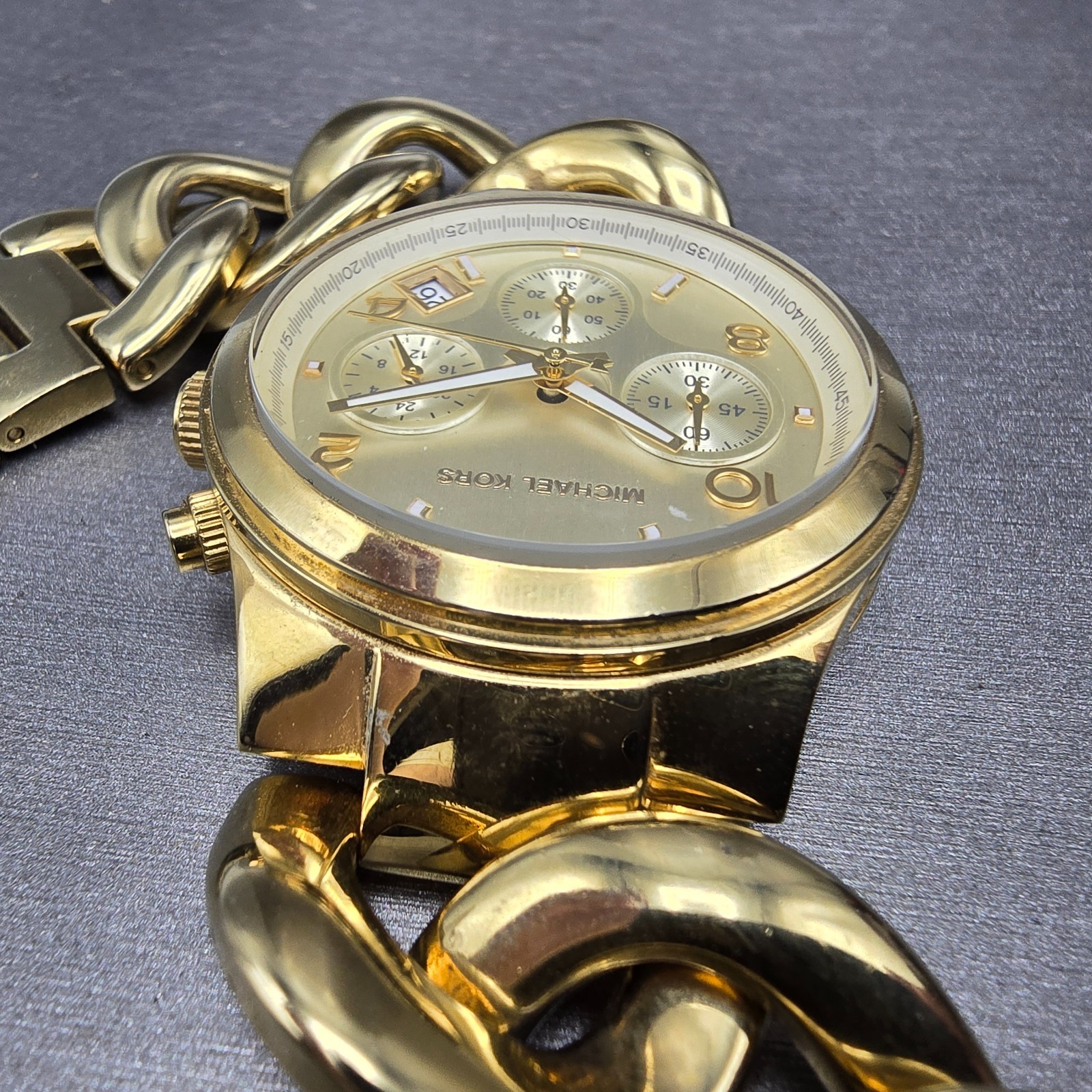 Michael Kors Runway Chronograph Watch Women 38mm Champagne Dial Gold Tone Runs