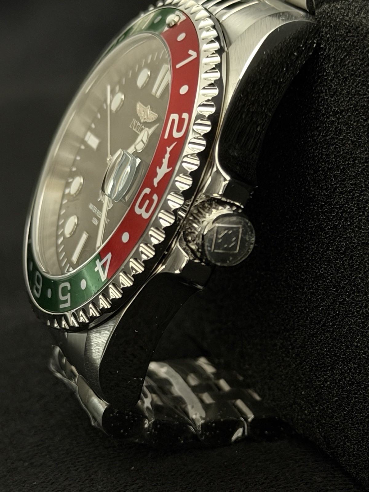 NEW Invicta Men’s Pro Diver Black Dial Red/Green Bezel Watch w/ Steel Band 36851