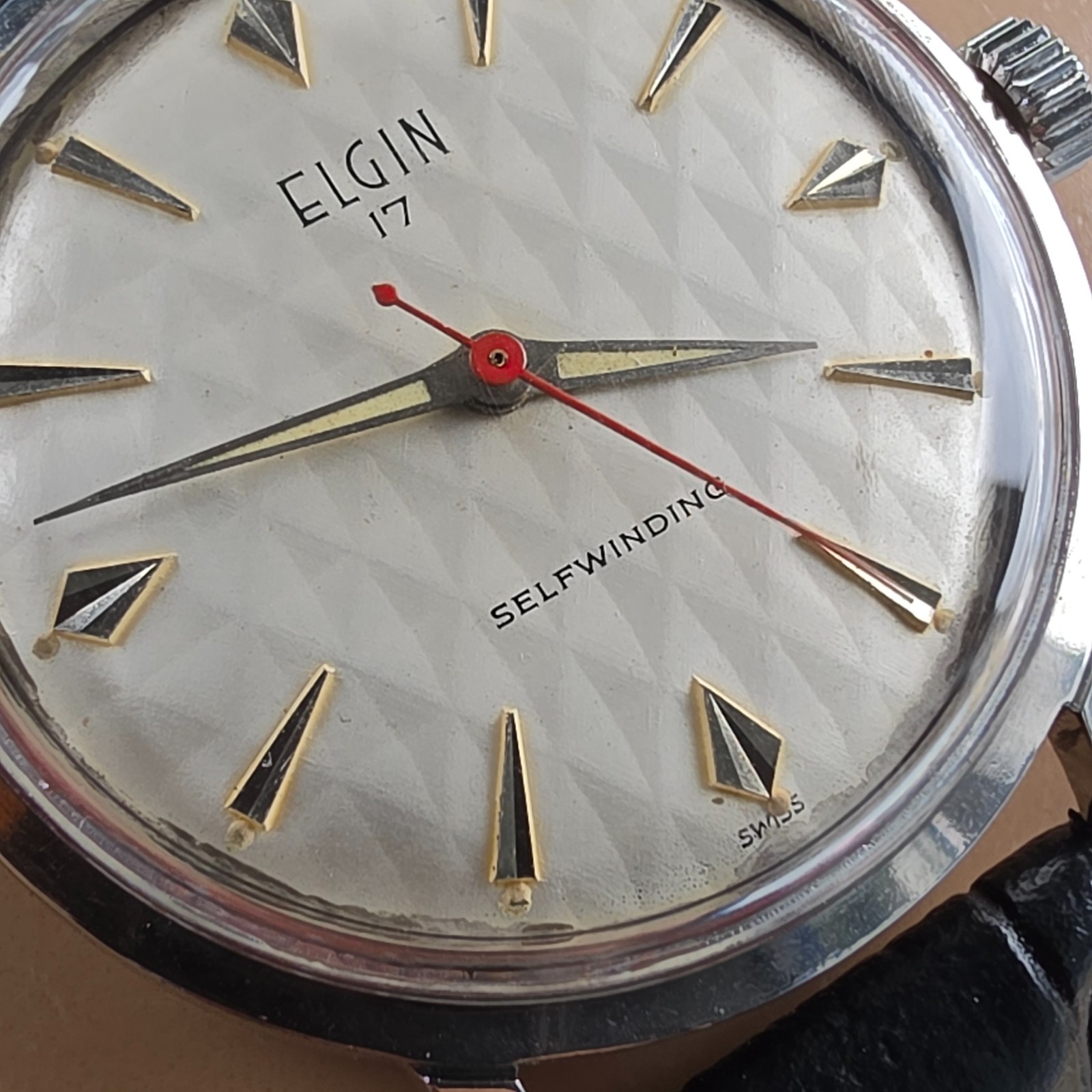 Rare Vintage ELGIN men’s automatic watch Diamond Pattern dial swiss 1960s