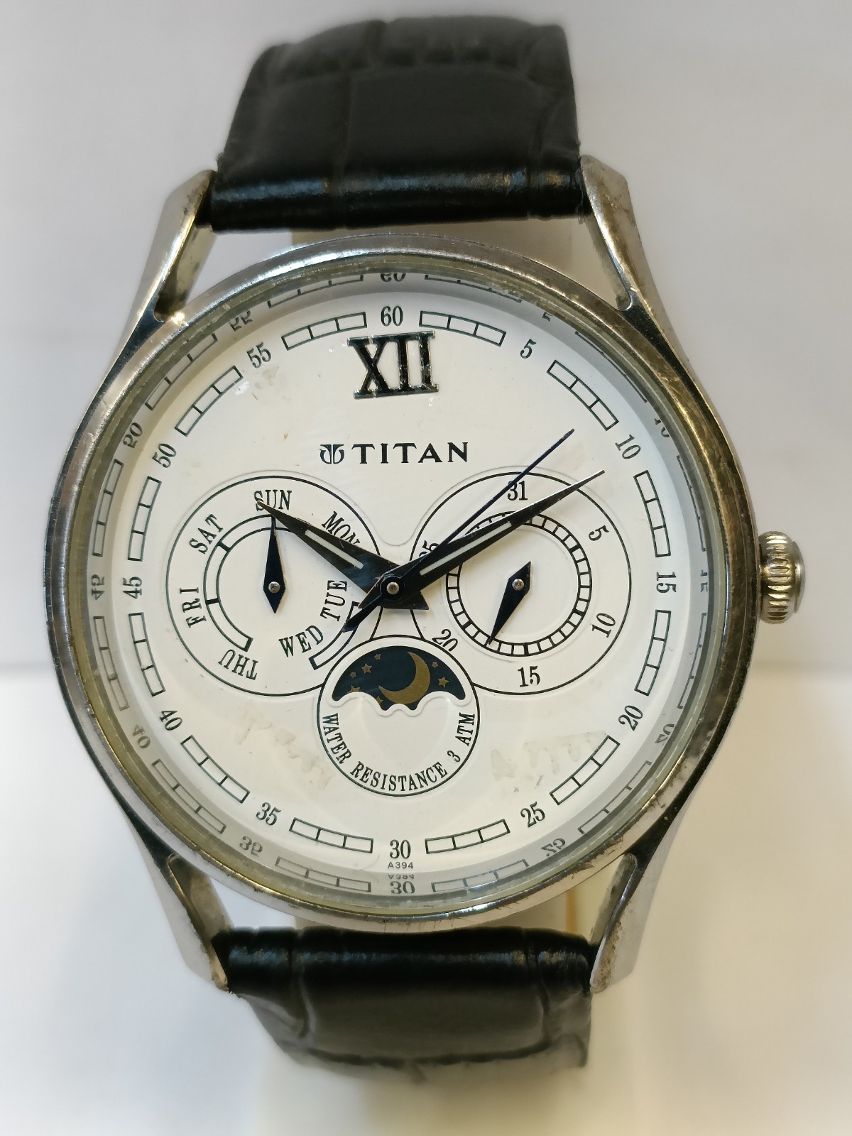 TITAN MULTIFUNCTION MOON-PHASE QUARTZ PATINA WHITE DIAL 1487SAB INDIA MEN’S