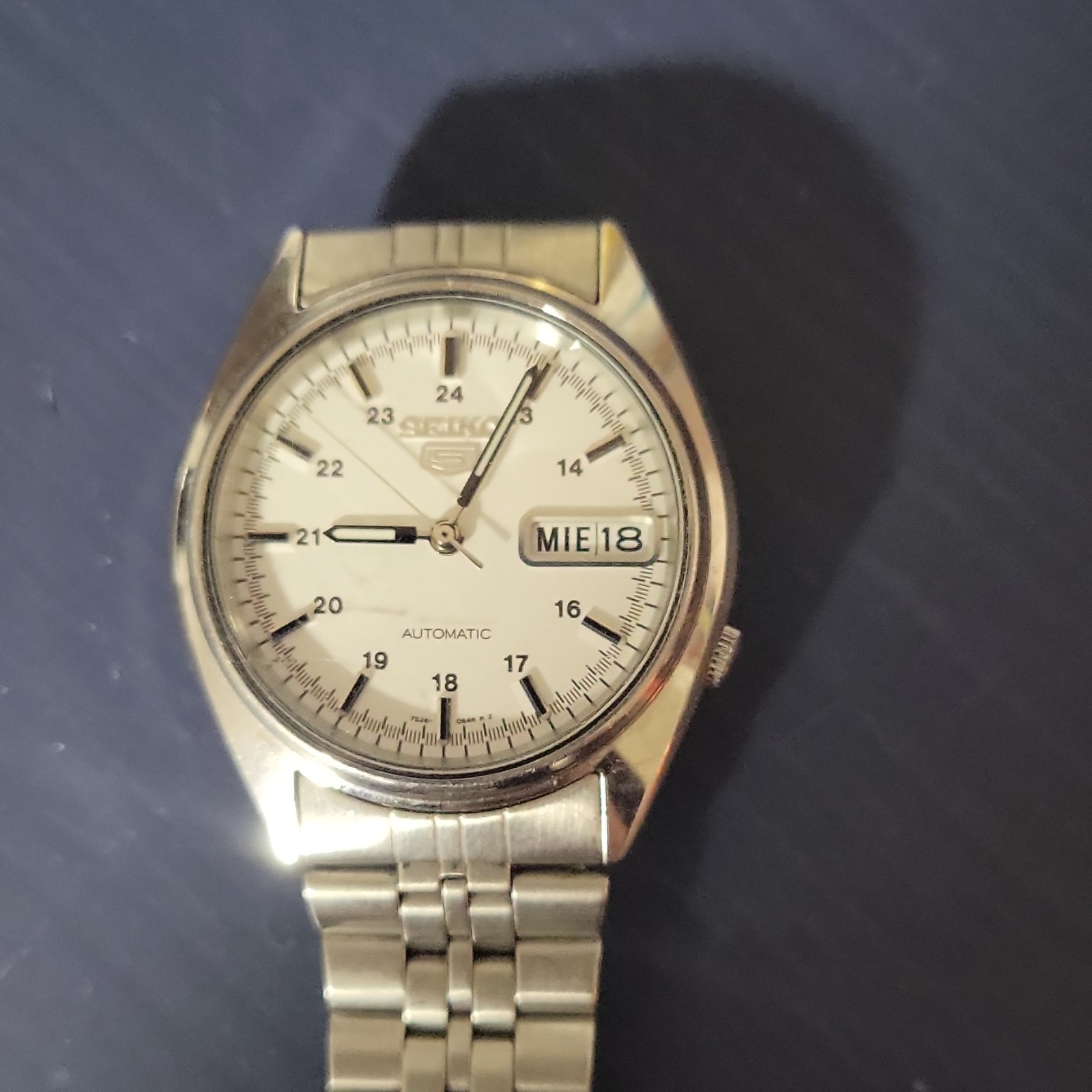 Seiko 5 Men’s Automatic White Dial Day/Date 24-Hour SS Silver Bracelet