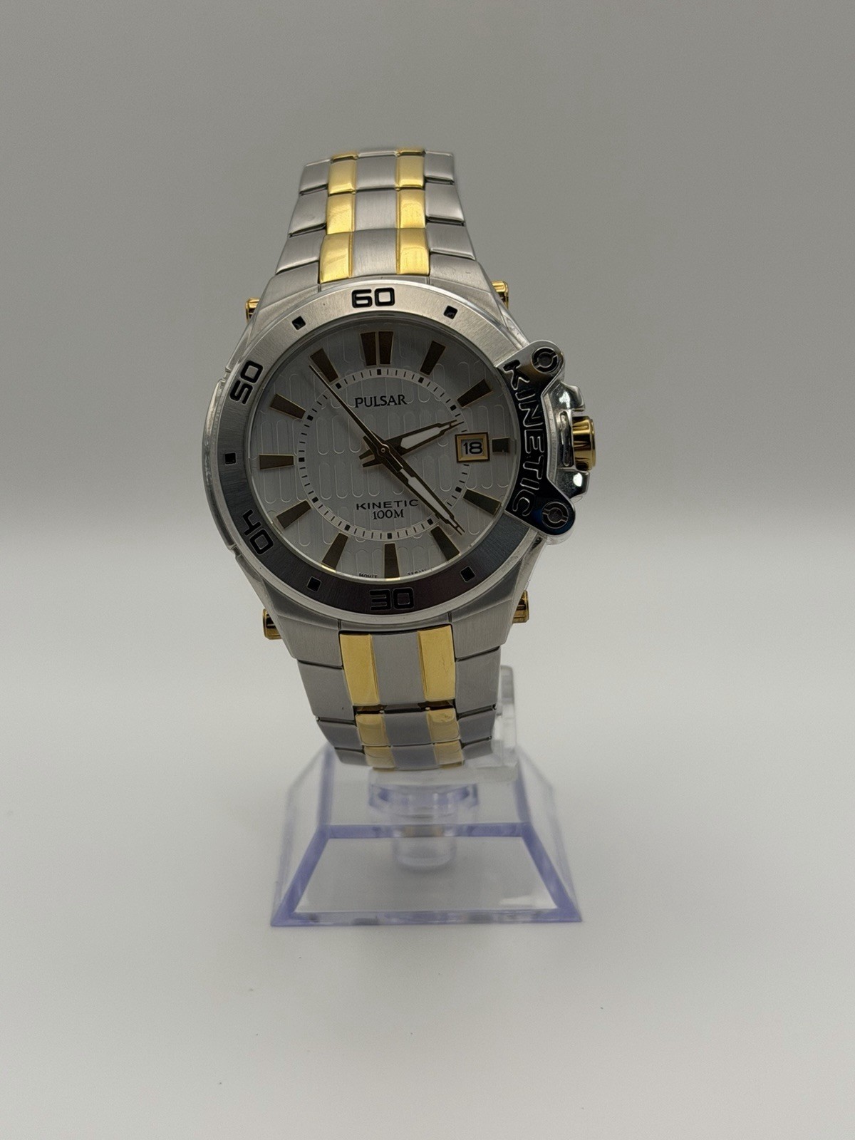 Pulsar Kinetic 100M Men’s 42mm Two-Tone Watch White Dial Exhibition Back Japan