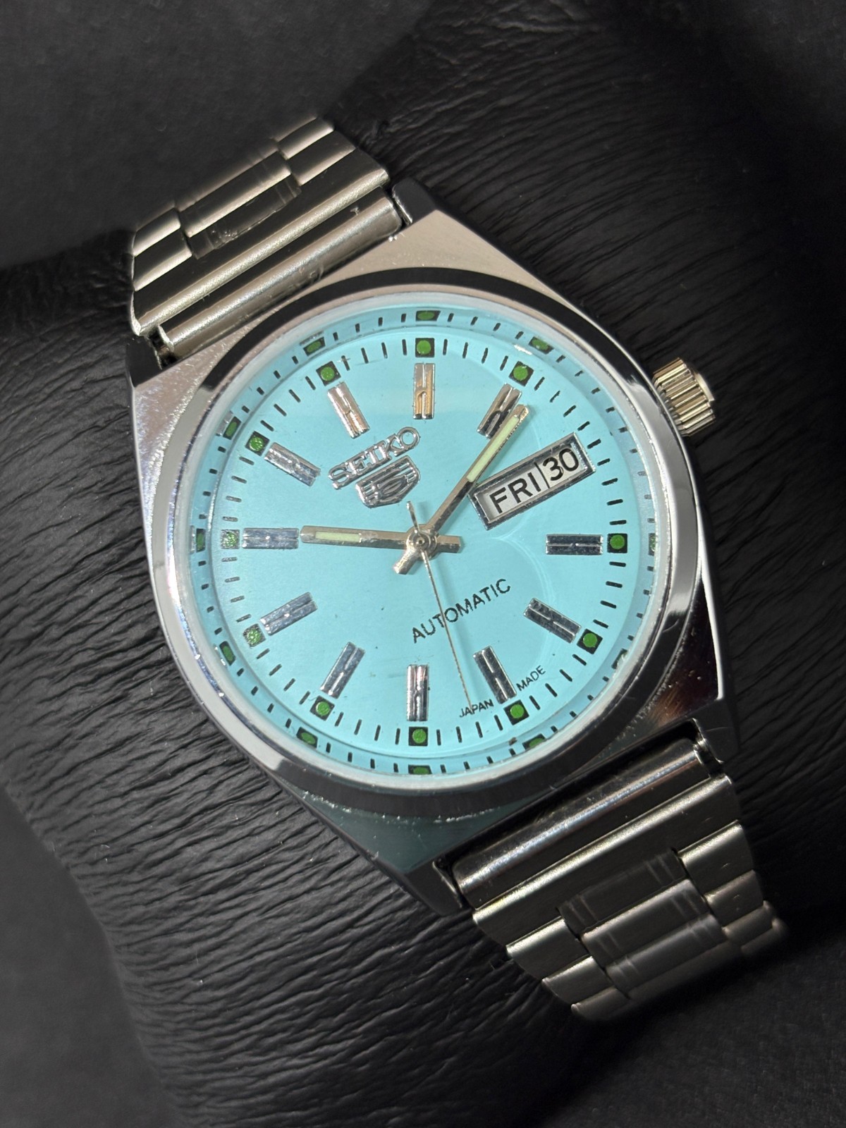 Vintage Seiko 5 Automatic Day/Date Japanese Men’s Wrist Watch