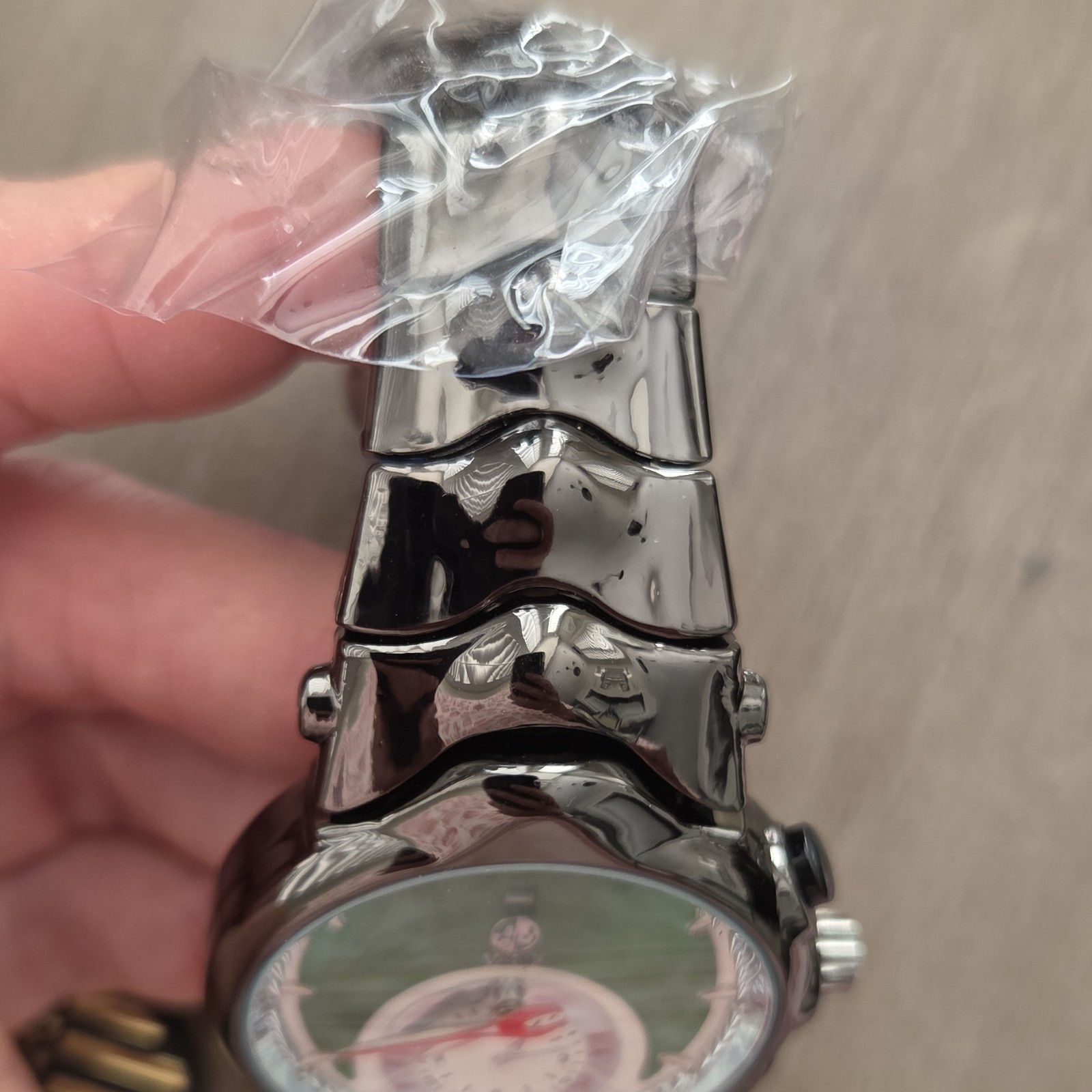 AJ Green Dial Chronograph Wristwatch Black Metal Bracelet Analog