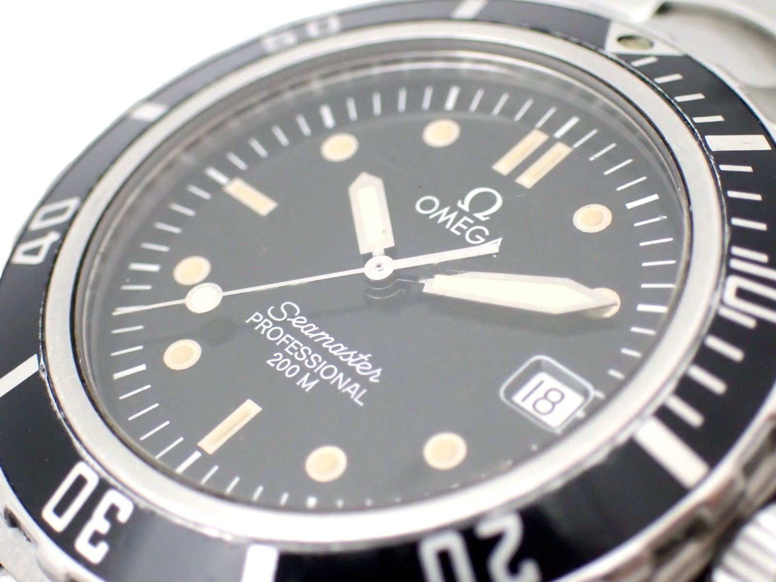 OMEGA Seamaster Professional 200m Mid Size 37mm Quartz Date Watch 396.1062 w/Box