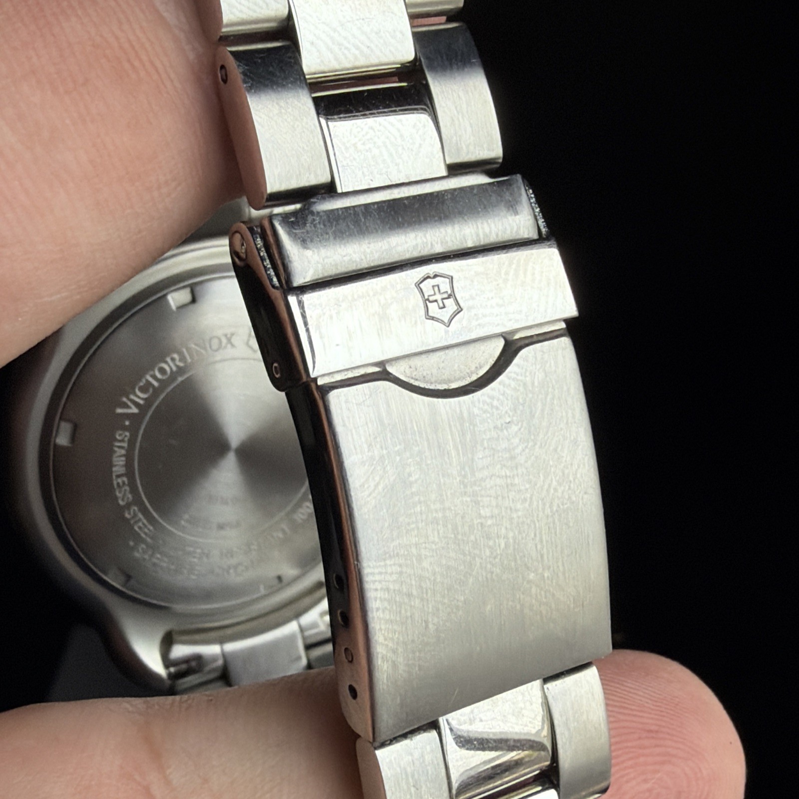 Victorinox Swiss Army Mens Classic OFFICERS 1884 Silver Dial Stainless 42mm READ