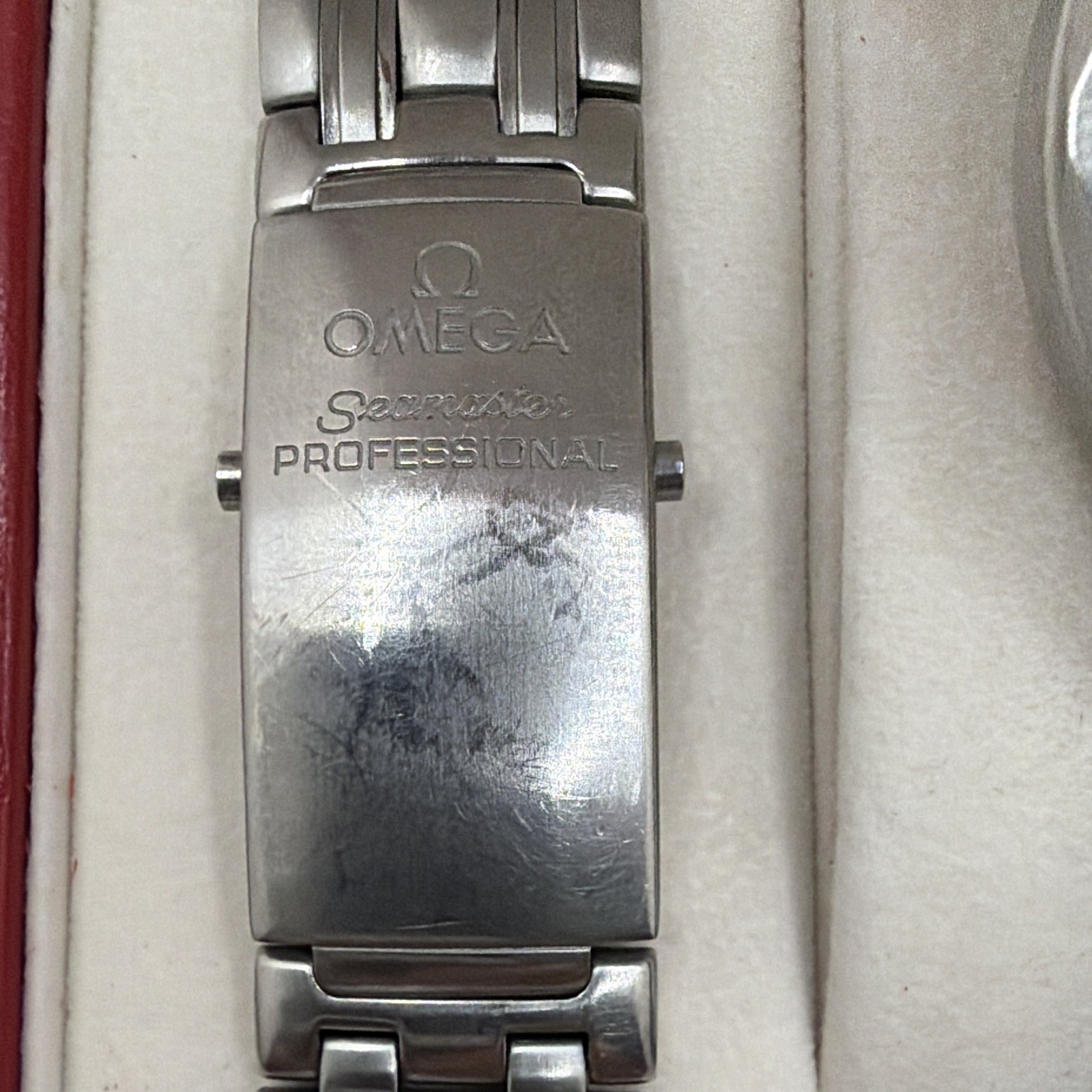 Omega Seamaster 300M Quartz Professional 2541.80.00 – 41MM Bond Watch