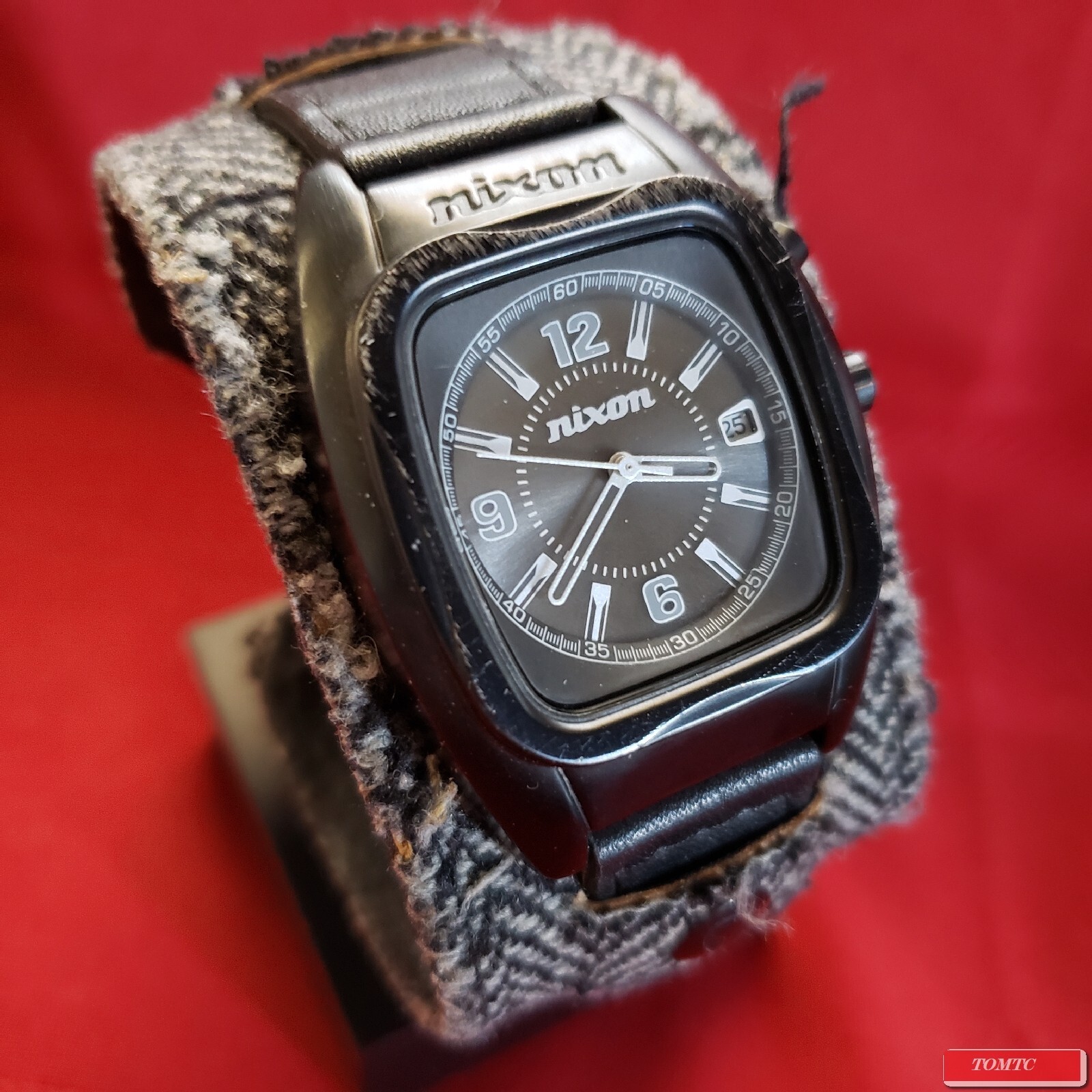 Nixon “The Rocker” (Black Herringbone) 30M 3-Hand Japan Mvmnt & Backlight [5I]