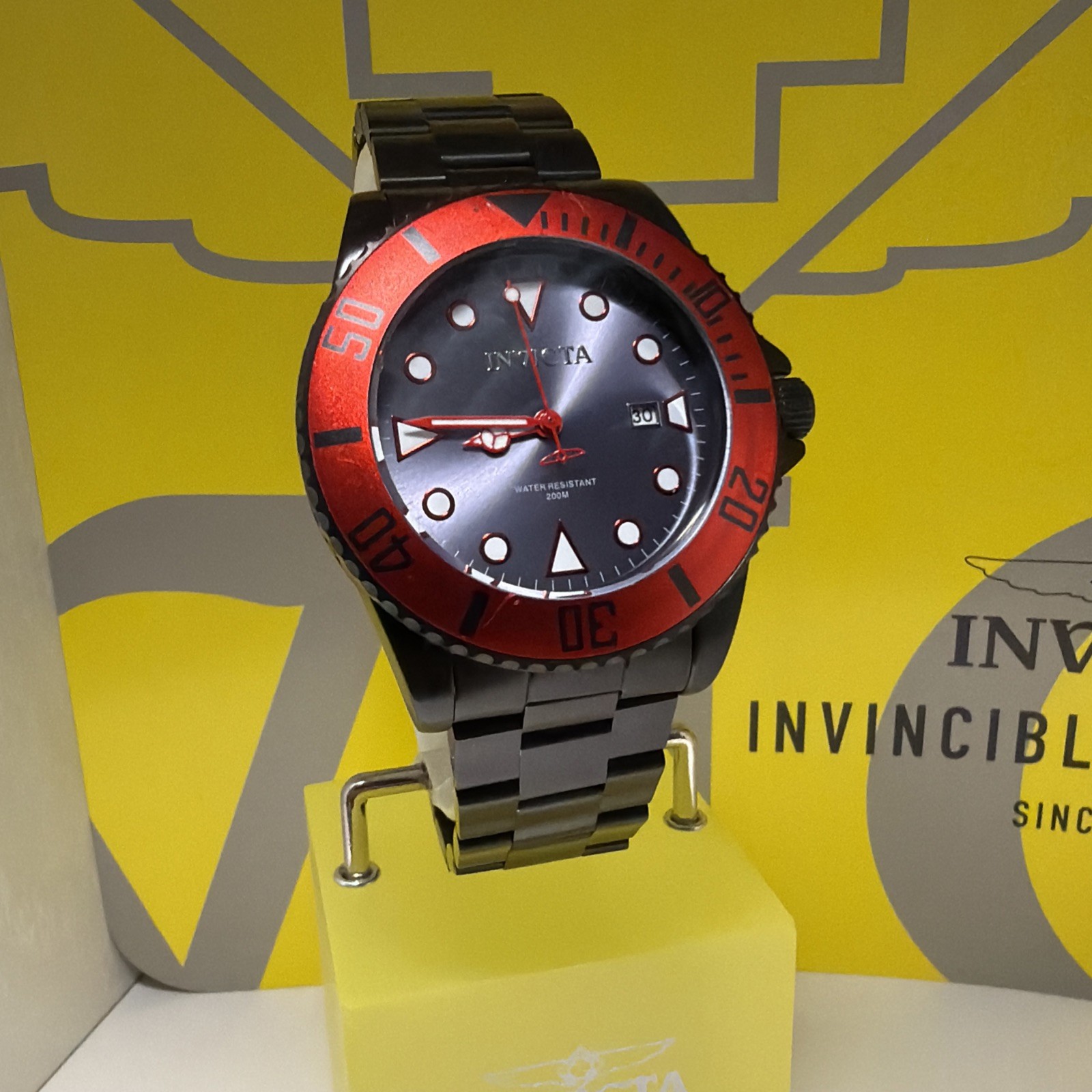 Invicta Pro Diver Gray Dial, Red Bezel & Black Stainless Band Men’s Watch! RARE!