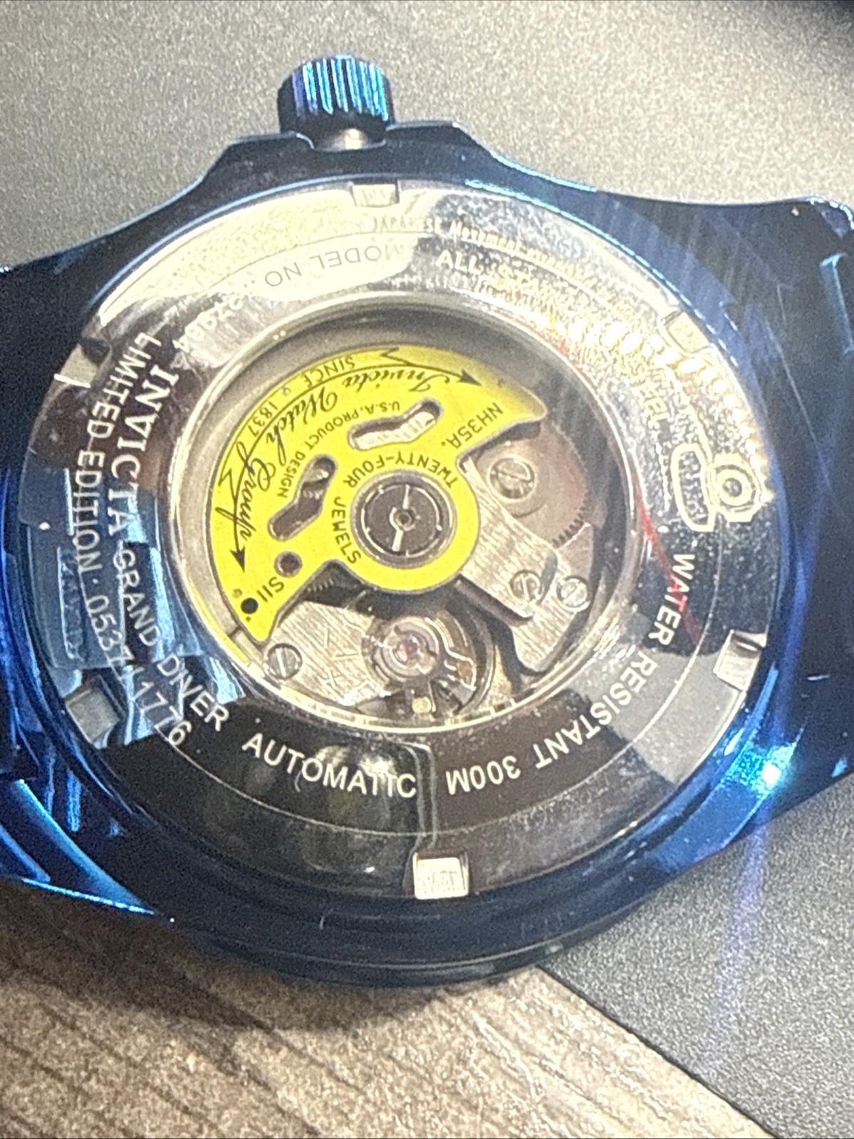 Invicta Pro Diver Auto Men’s 27964 American Flag Dial Limited Watch 537/1776
