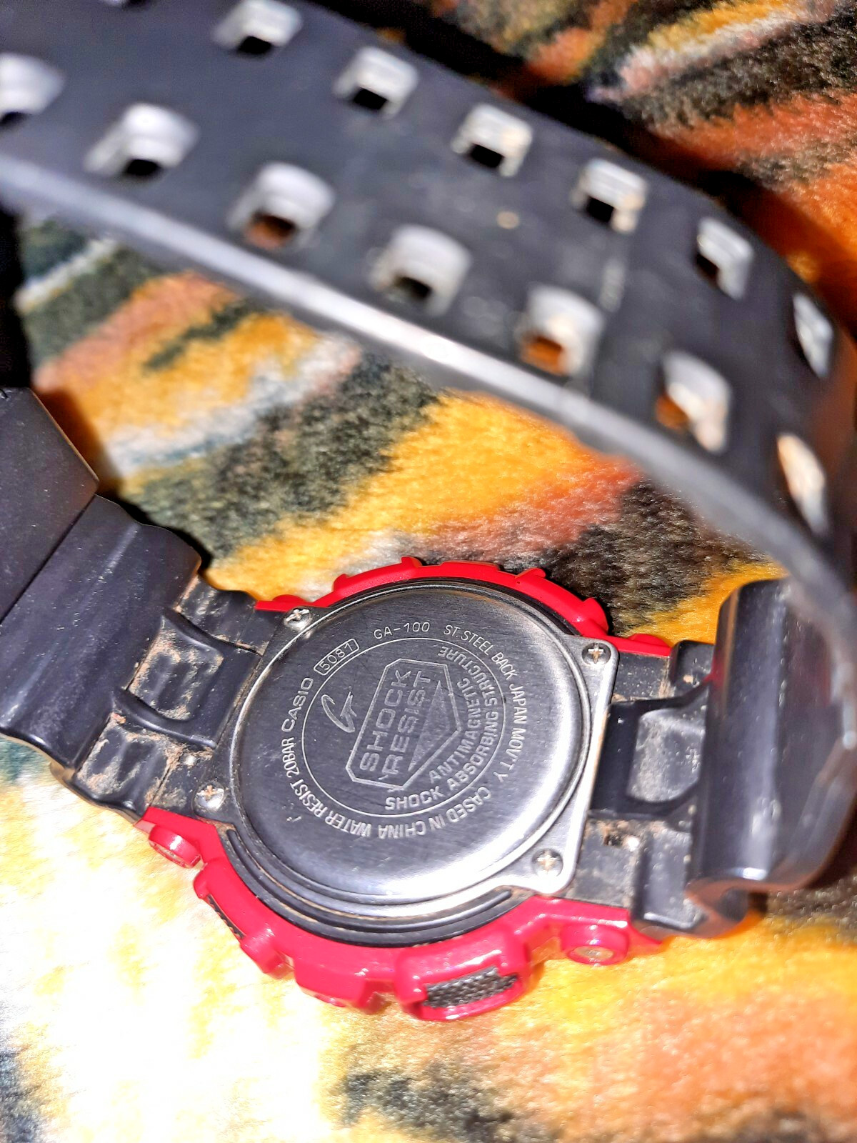 CASIO G-Shock~GA-100 Wrist Watch +2 Extra Bezels~Red/Black/Green/Blue/White??