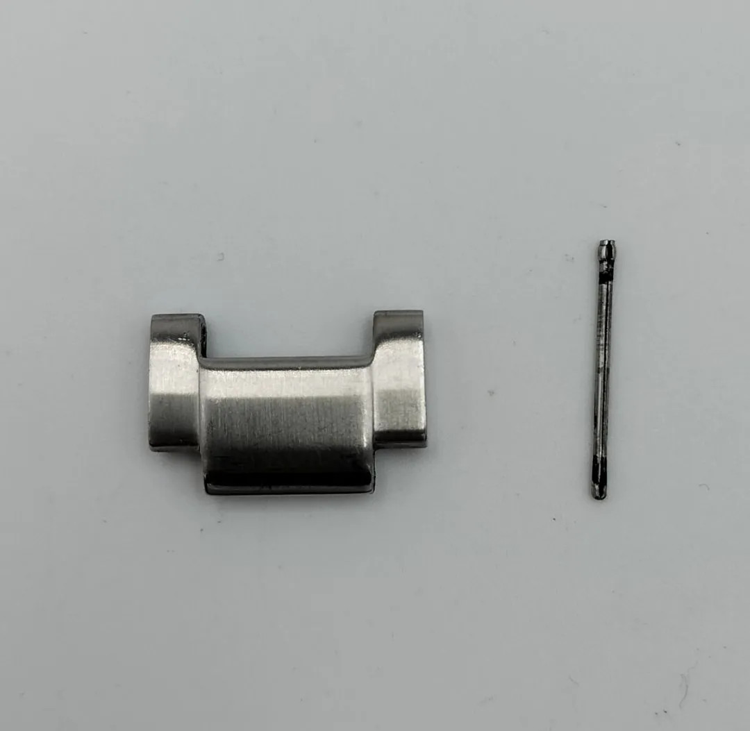 Used watch part: Citizen Alterna H500-S061091, 4th link (4th row) of the watch b