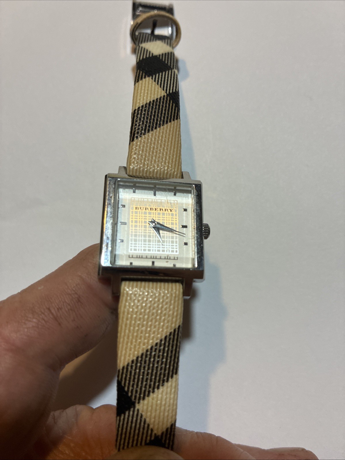 Burberry Ladies Nova Check Square Face Watch 00147-BU2016 30m/100 New Battery