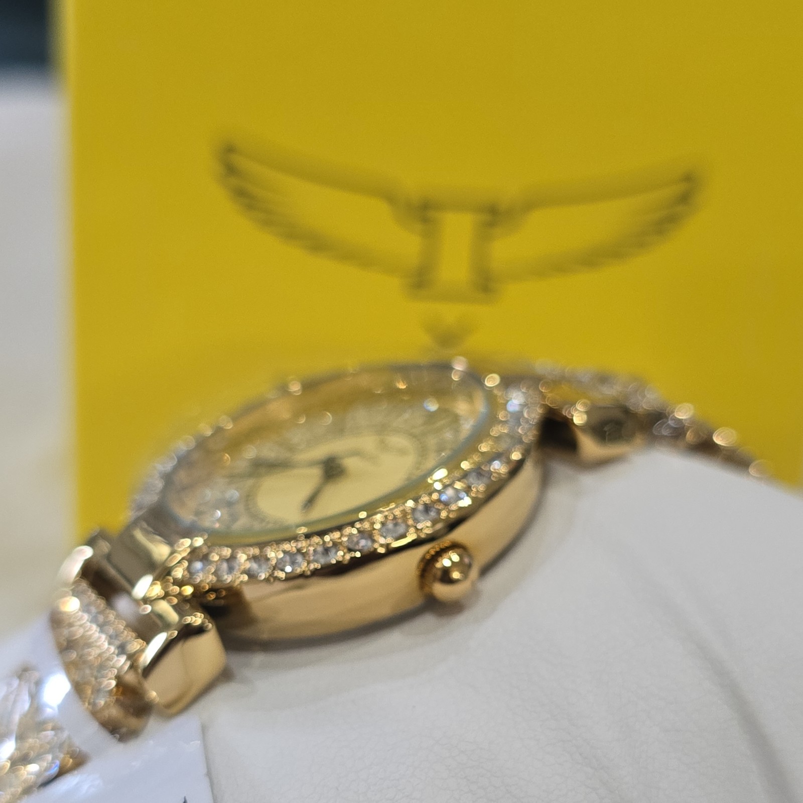 🔥🔥NIB Rhinestone Embroidered Invicta Wildflower Women’s Watch – 32mm, Gold