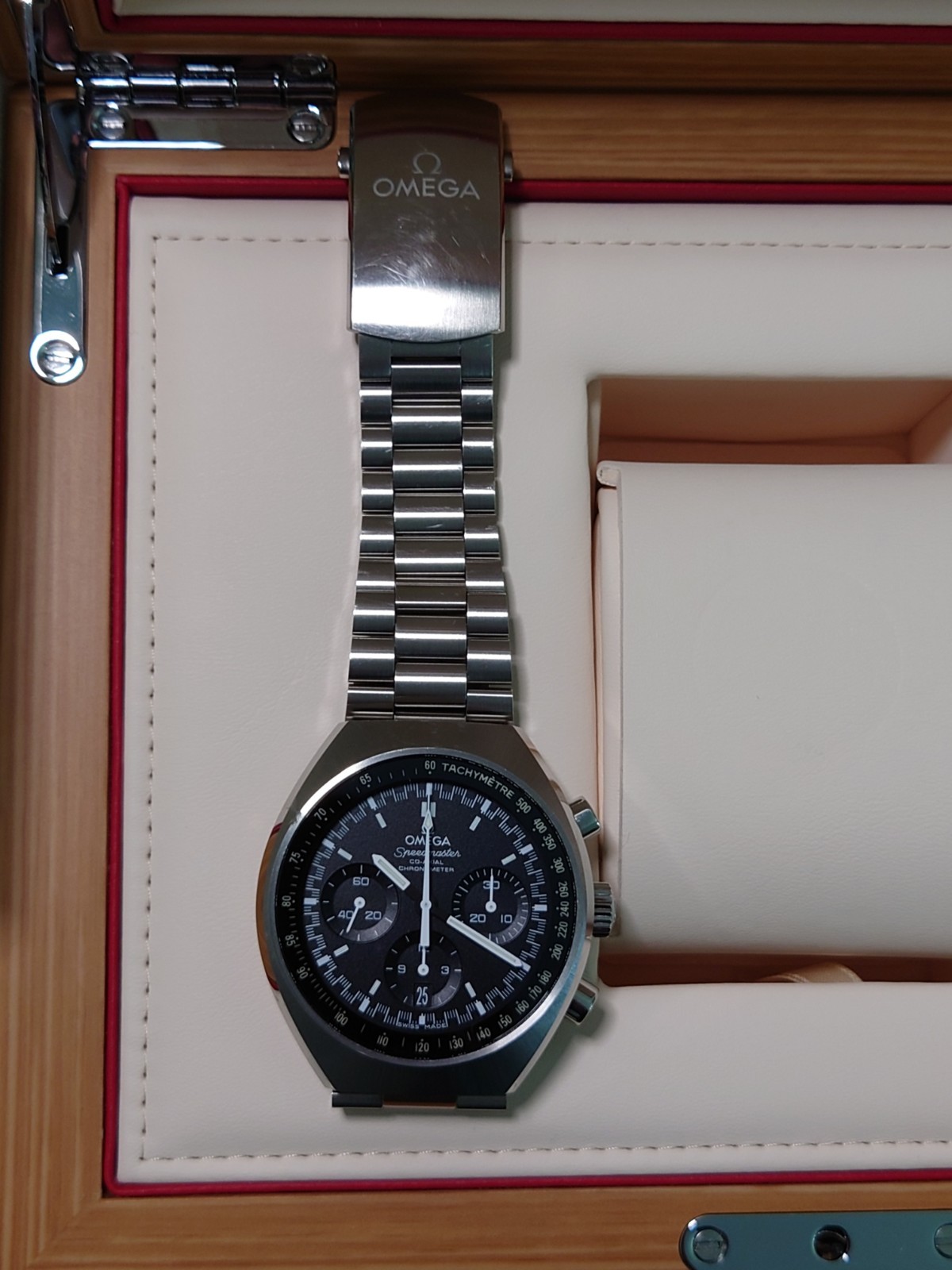 Omega Speedmaster Mark II | Ref 32710435001001 | Calibre 3330 | Box and Papers
