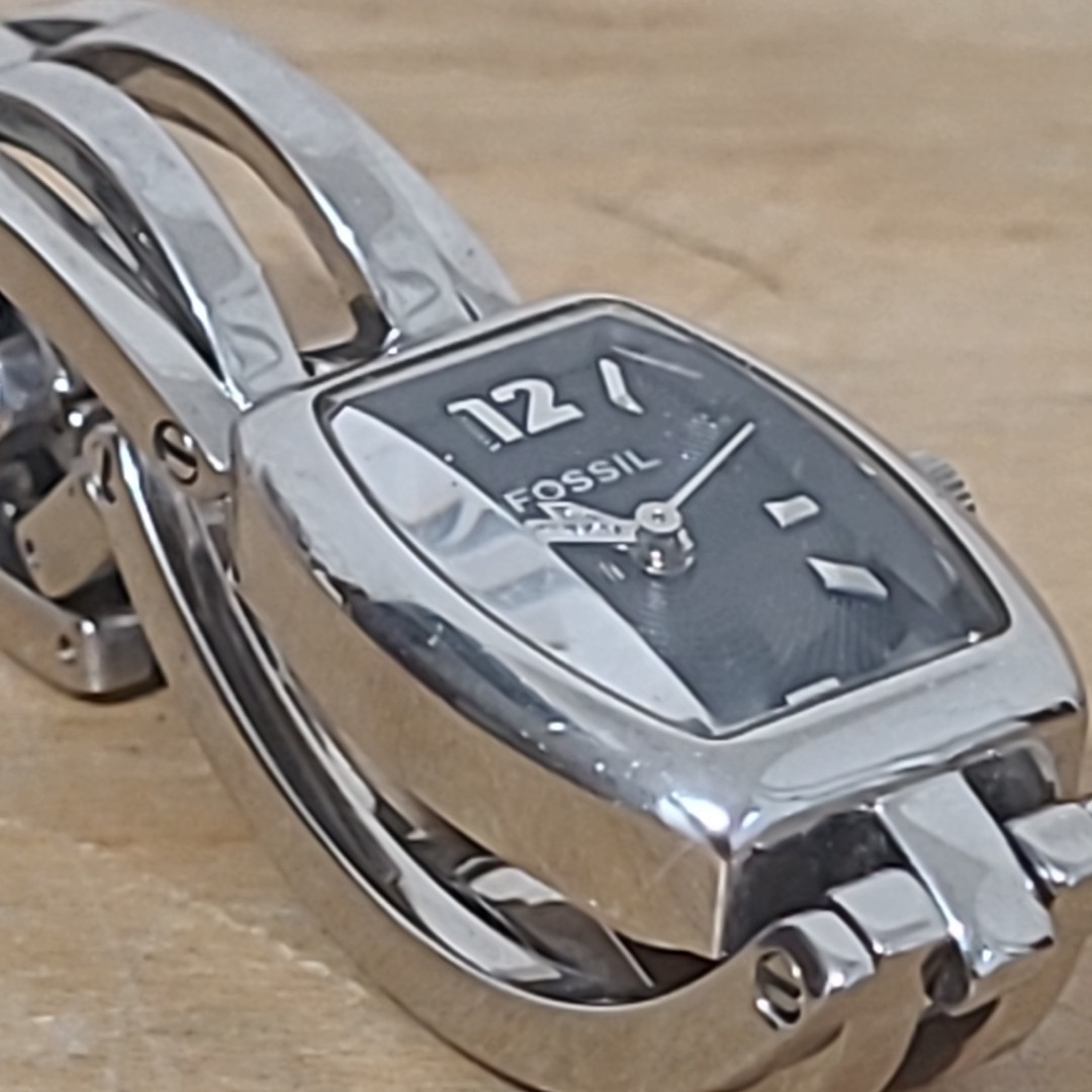 FOSSIL Bracelet Watch ES-2013 New Battery READ FULL DESCRIPTION