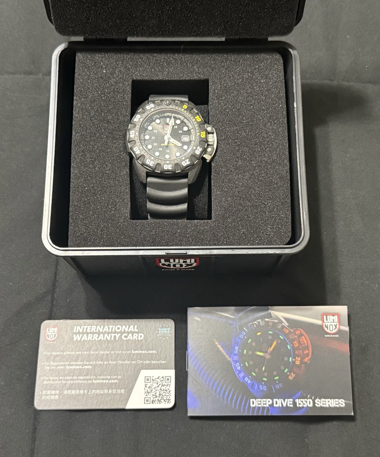 Luminox Deep Dive XS1555 Men’s Diver Watch 300m Quartz 46mm Black Rubber Box