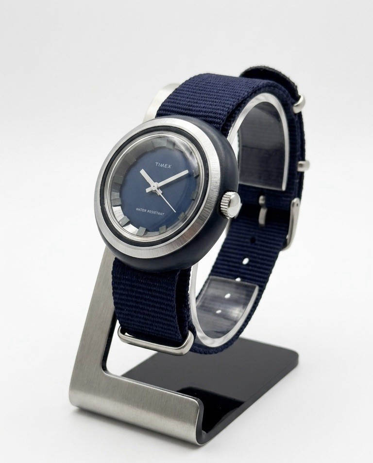 intage 1970s Timex Futuristic UFO Mechanical Manual Blue Wristwatch Rare