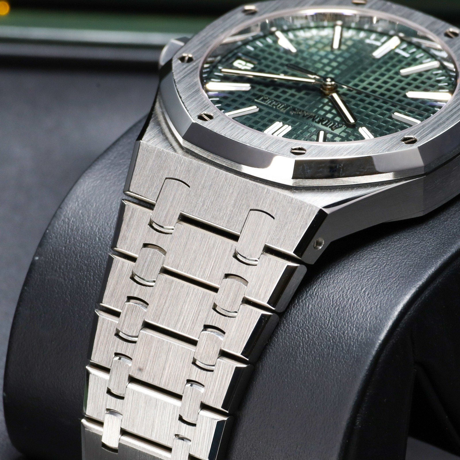 Audemars Piguet Royal Oak 2025 41mm Green Tapisserie Dial Royal Oak 15510ST