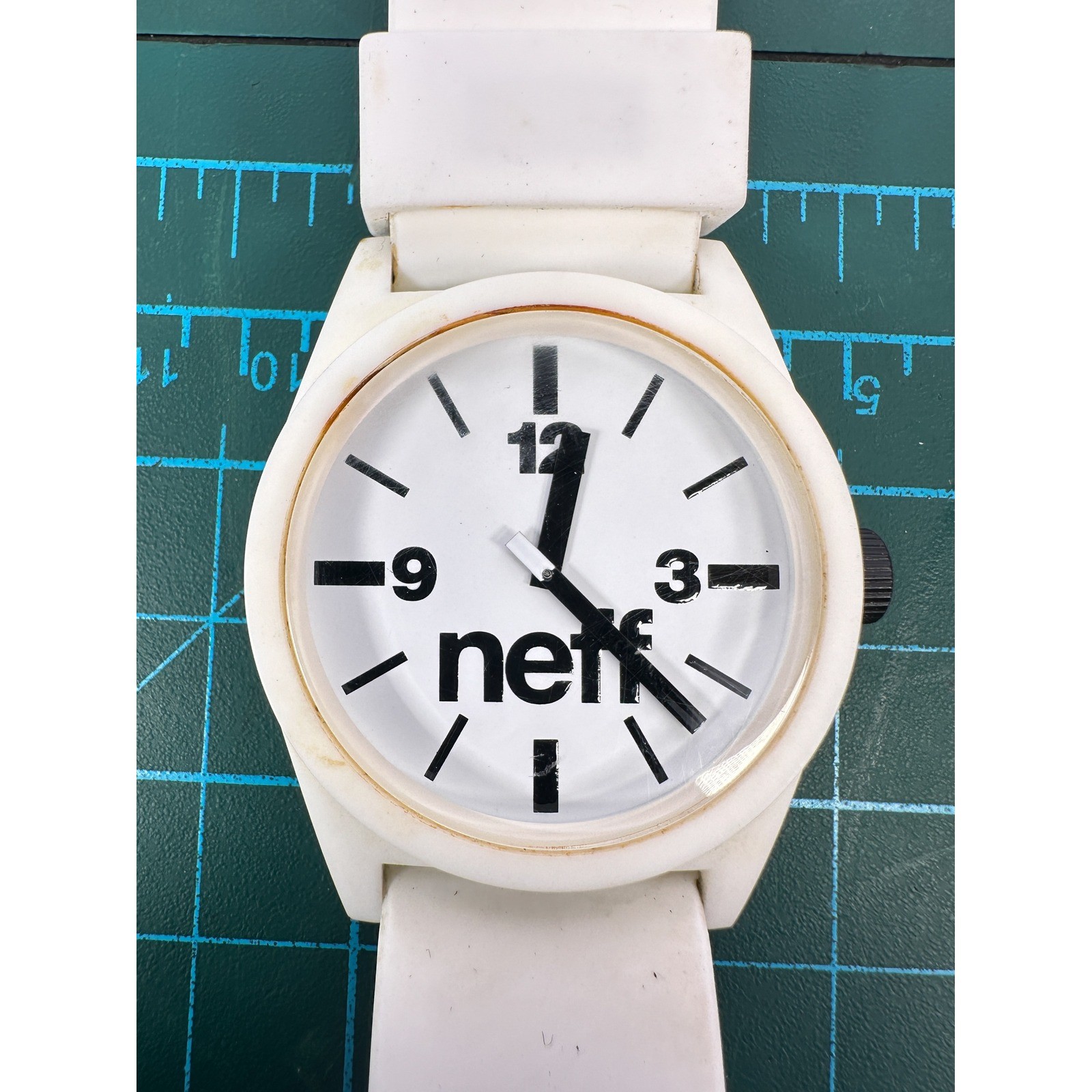 Neff Daily Watch White Matte Polyurethane Quartz Sport Wristwatch NEW BATTERY