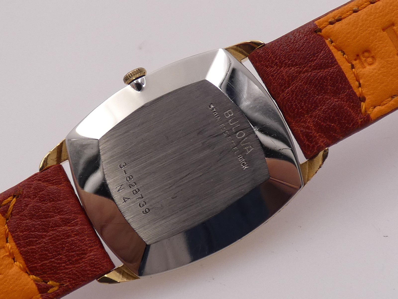 BULOVA LONGCHAMP BARREL VINTAGE ’70s RADICA DIAL 18KT G.F. MANUAL 7630 WATCH