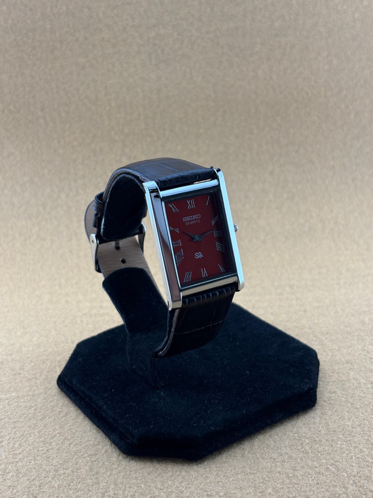 RARE RED SILVER Vintage Seiko Slim Quartz Men’s Wristwatch-dark brown strap