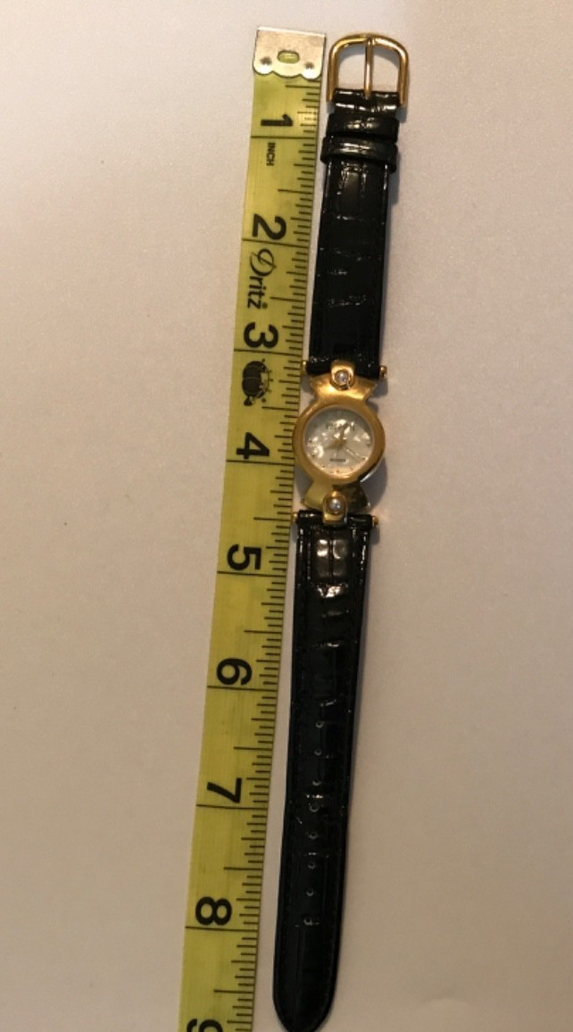 Joan Rivers Classics Quartz Wristwatch White Face Faux Pearls (untested)