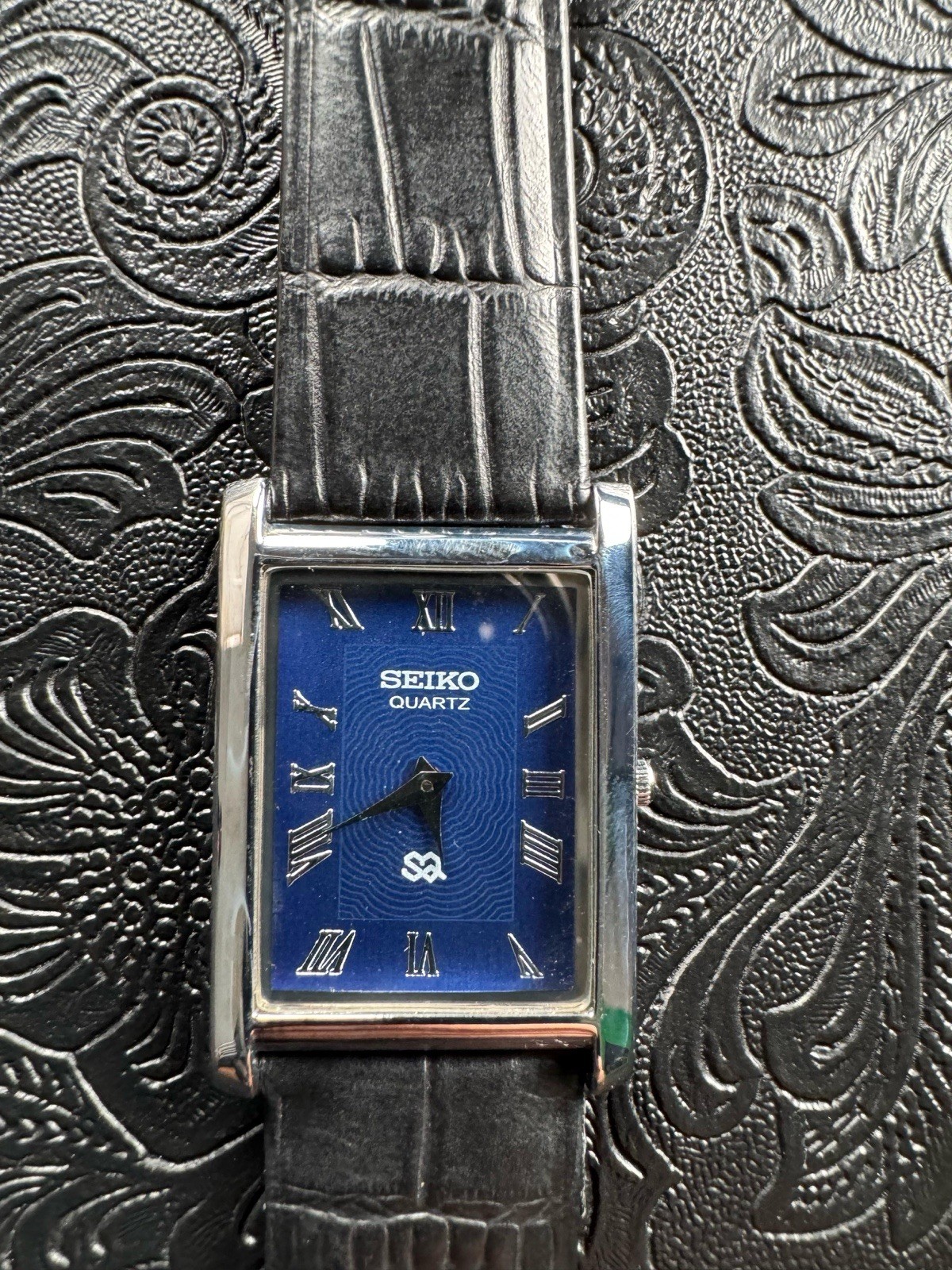 RARE BLUE SILVER Vintage Seiko Slim Quartz Men’s Wrist Watch