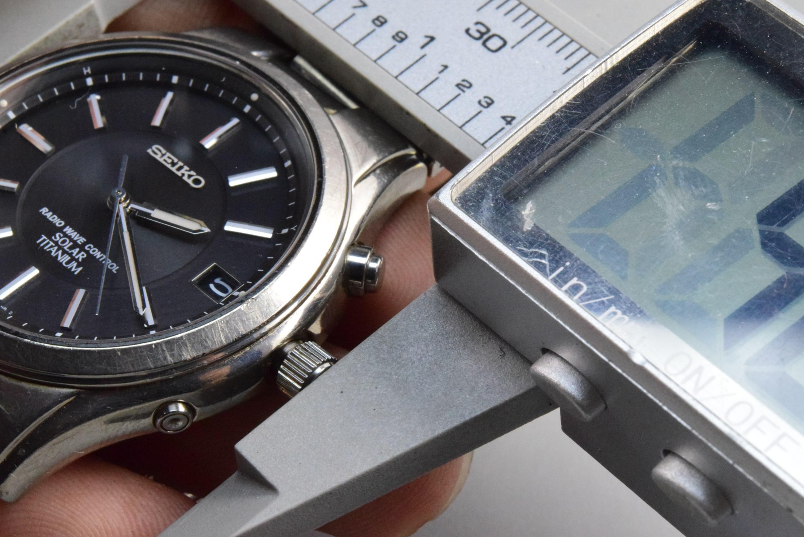 Vintage watch Seiko Solar Titanium 7B42-0AN0 Black Men Quartz Round 42mm