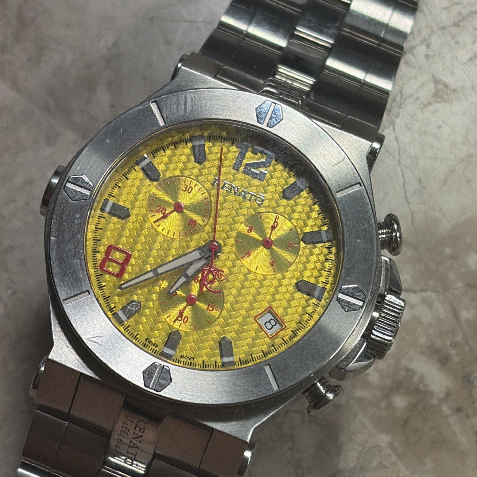 Renato Wilde Beast Collection Chronograph Watch W4166 – Yellow Carbon Fiber Dial