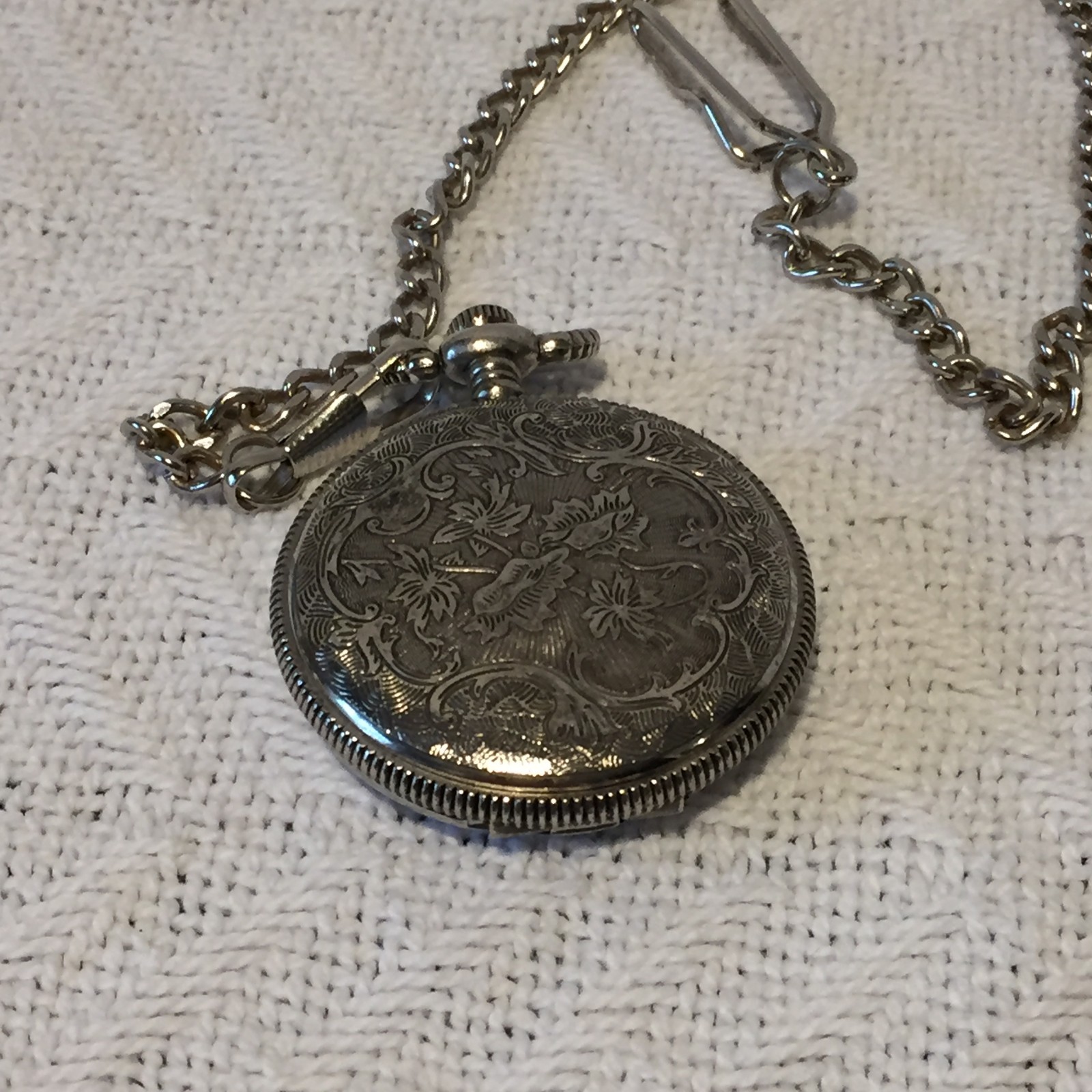 Unbranded DAD SILVER COLOR QUARTZ CLOSED FACE POCKET WATCH WITH CHAIN