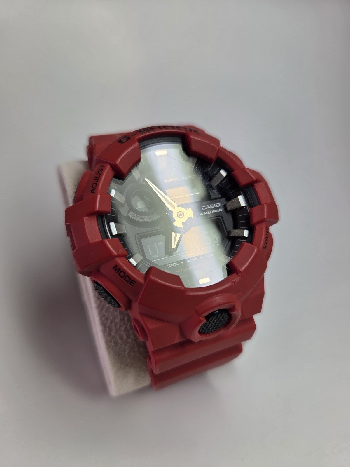 Casio G-Shock GA-700-4A 5522 Red Analog Digital Watch 200M Illuminator Works