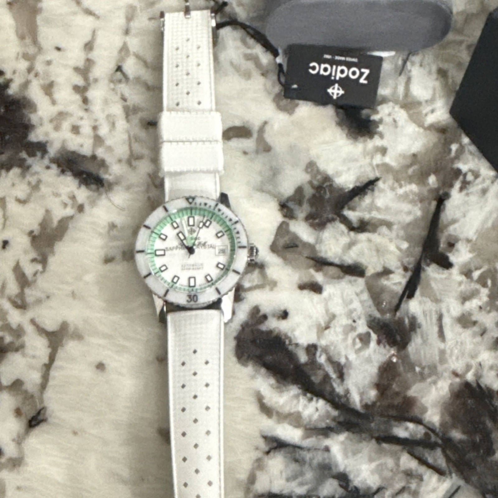 Zodiac Super Sea Wolf Automatic Diver 42mm 200m White/Green Sapphire Date Box