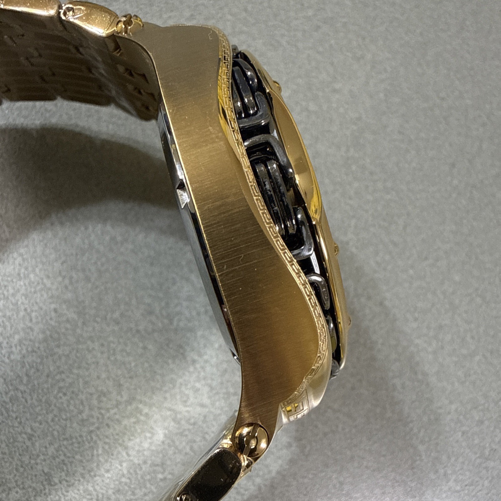 Invicta Bolt Colossus 51 mm, Titanium & Gold Tone, Quartz $699 msrp $409 online