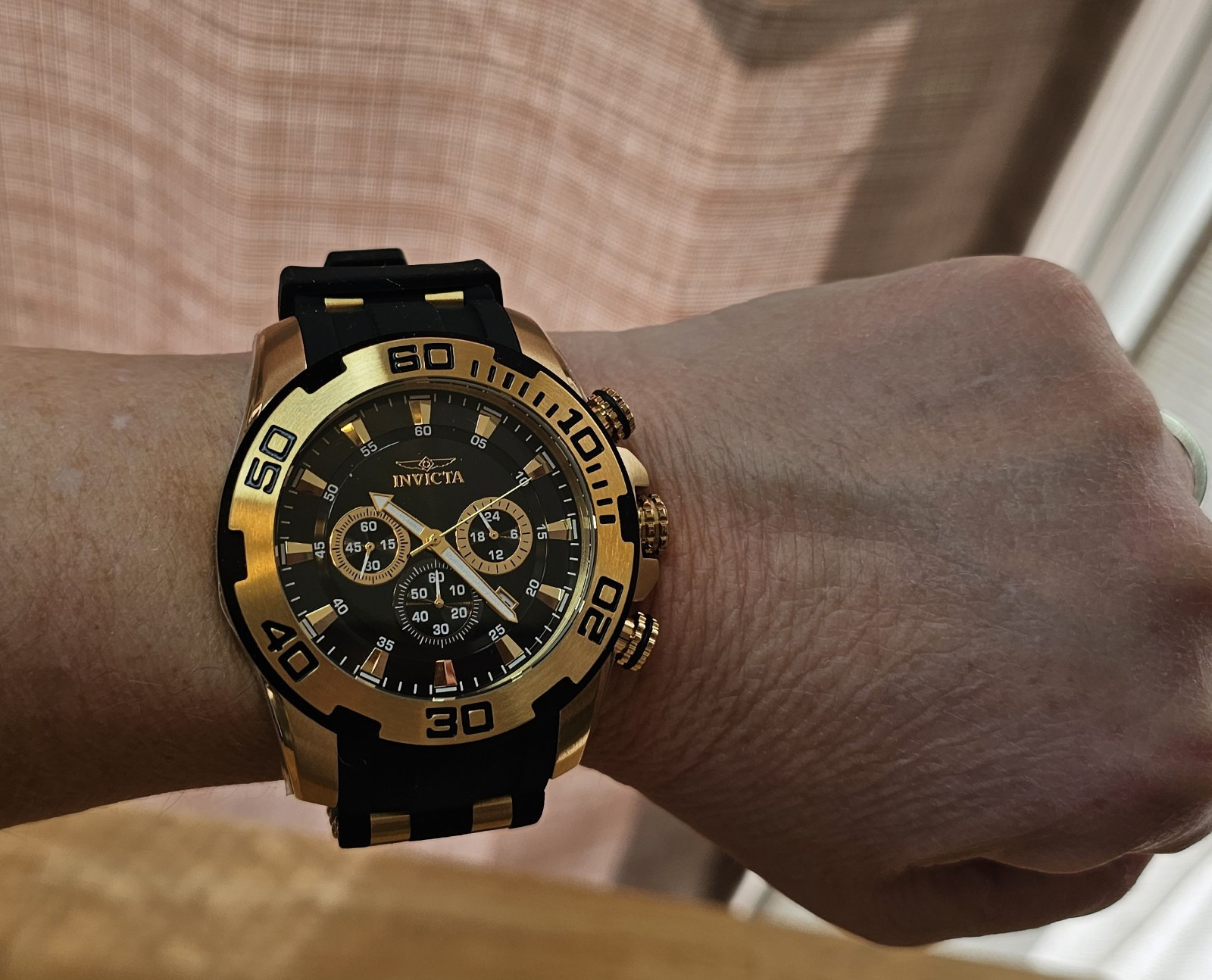 Invicta Men’s Pro Diver Scuba 50mm Gold Tone Silicone Chronograph Watch 22340