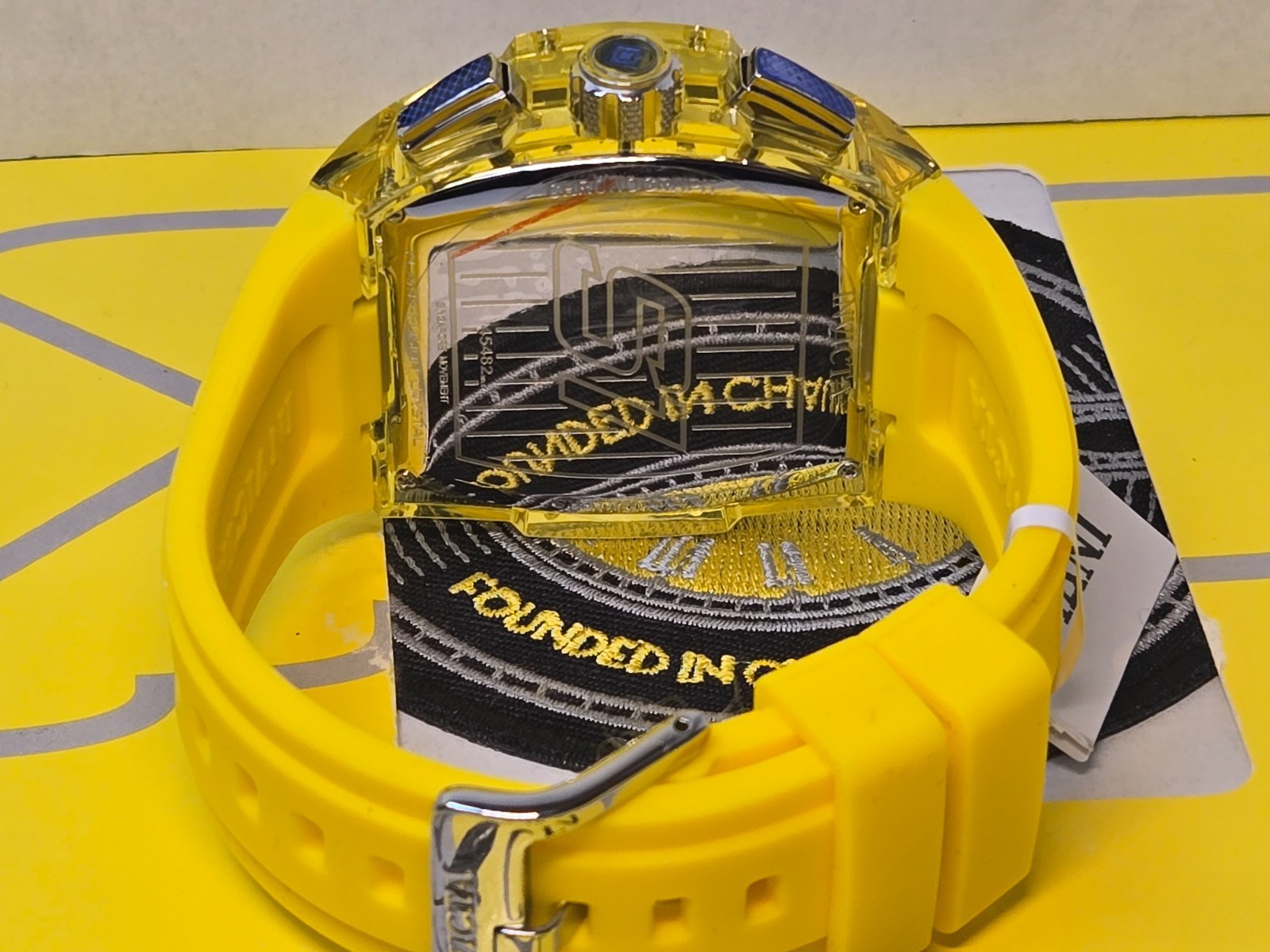 Invicta Special Edition Replica Racing Car w/ S1 Rally Watch & Autographed Hat!!
