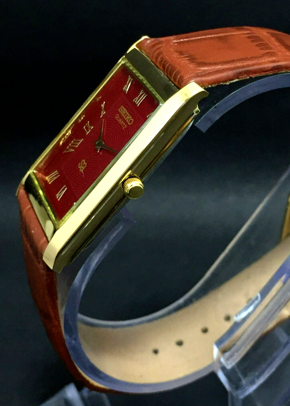 Vintage Seiko Slim Quartz Red Face Rectangle Japanese 26MM Case Mens Watch S06