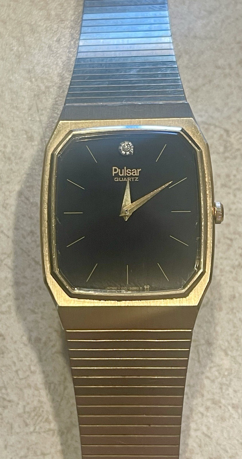 Vintage 1980’s Pulsar V100-5085 Men’s watch (manufactured by Seiko)